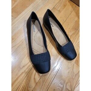 Trotters Women's Flats Super Soft Vegan Leather / Croco Print Black Size 9.5 M